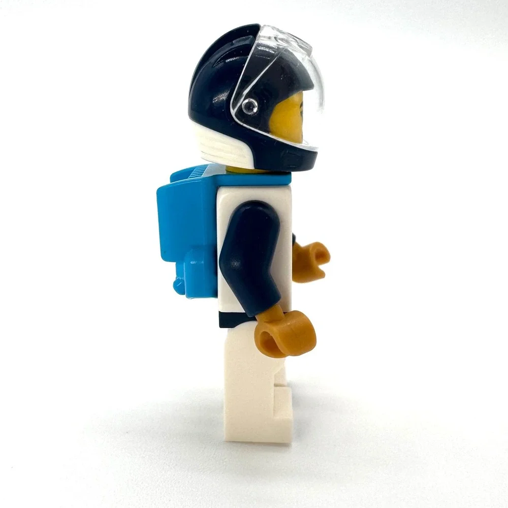 LEGO City Space Astronaut Minifigure cty1692 White Spacesuit Dark Blue - Picture 3 of 8